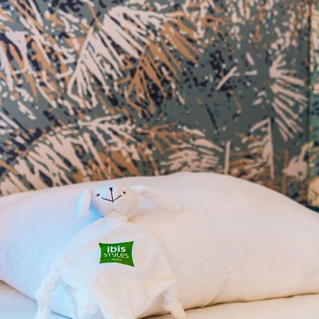 Hotel Ibis Styles Antibes Esterno foto