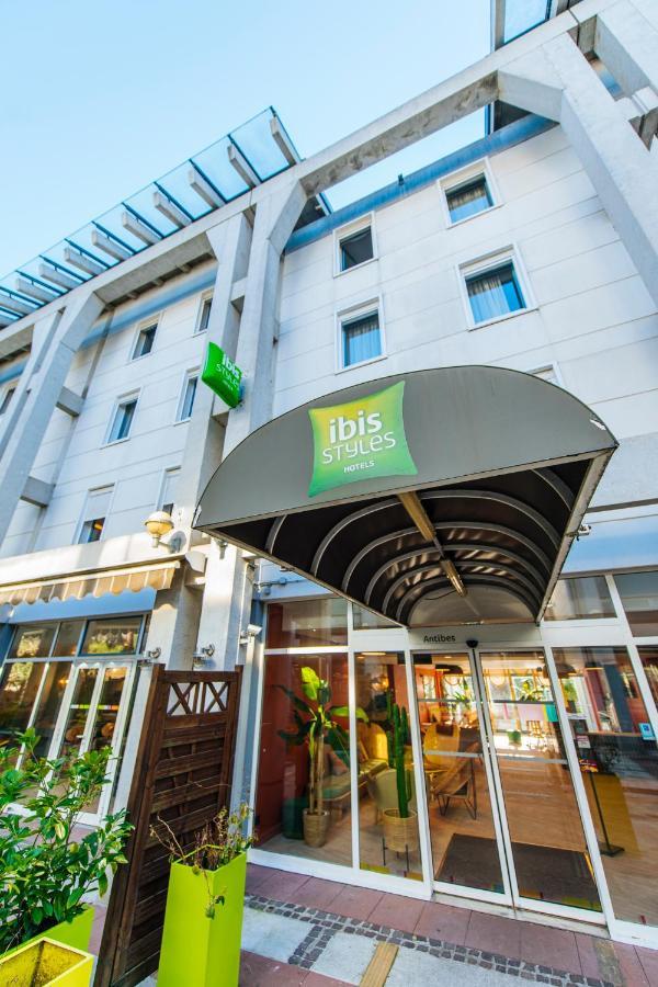 Hotel Ibis Styles Antibes Esterno foto