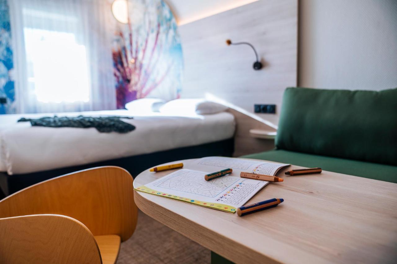 Hotel Ibis Styles Antibes Esterno foto