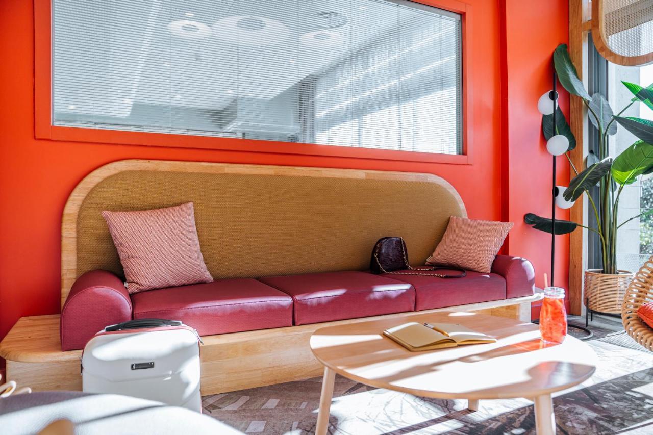 Hotel Ibis Styles Antibes Esterno foto