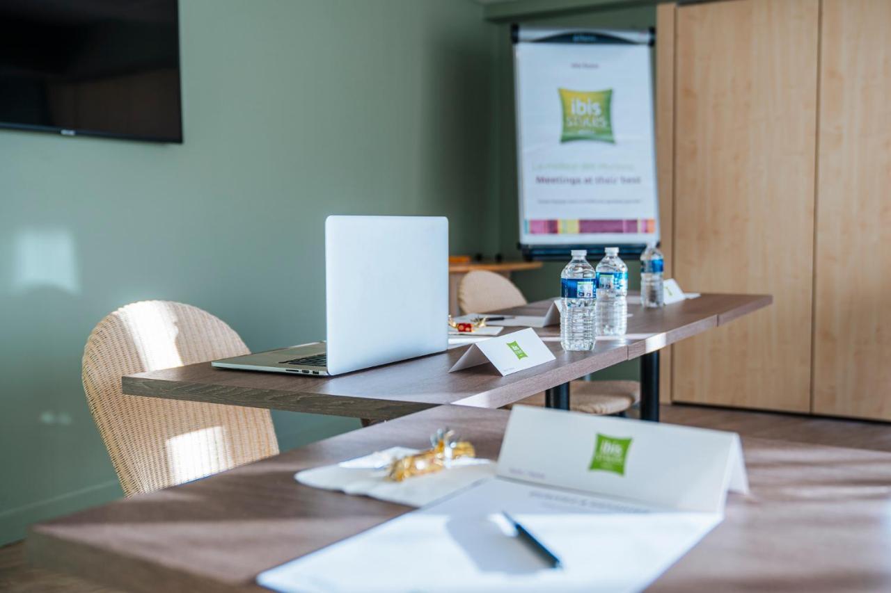 Hotel Ibis Styles Antibes Esterno foto