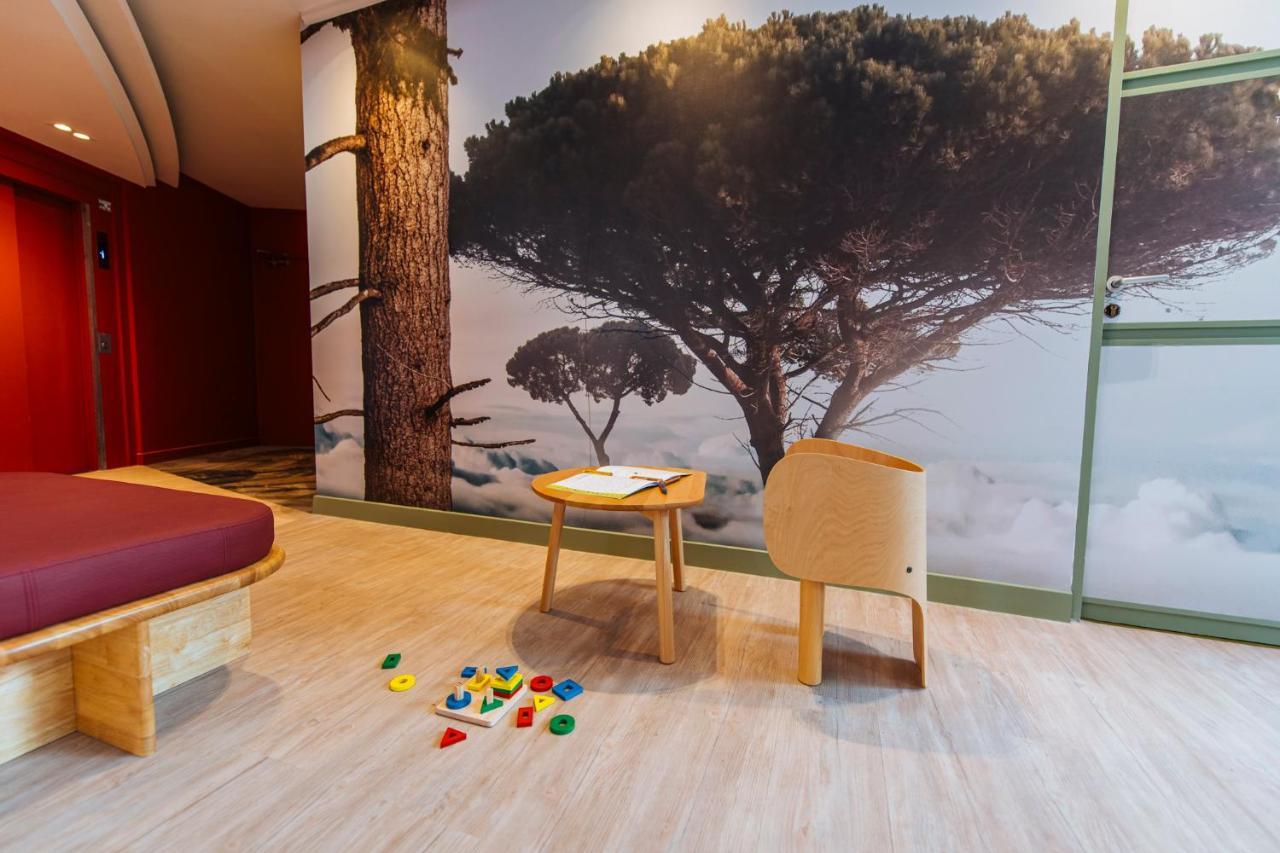 Hotel Ibis Styles Antibes Esterno foto