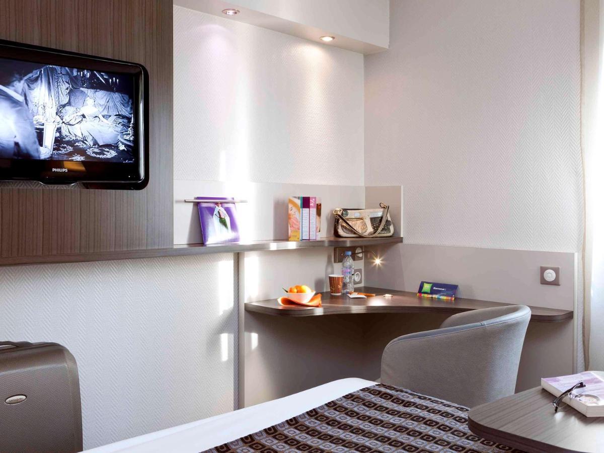 Hotel Ibis Styles Antibes Esterno foto