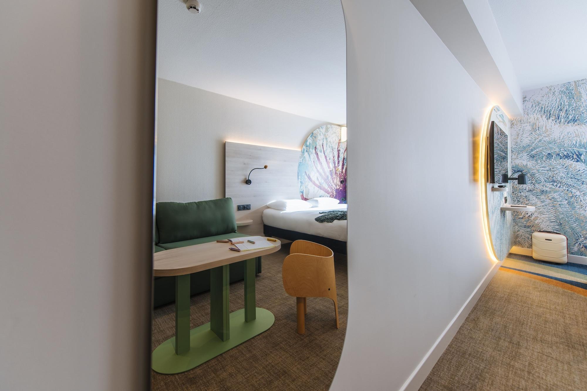 Hotel Ibis Styles Antibes Esterno foto