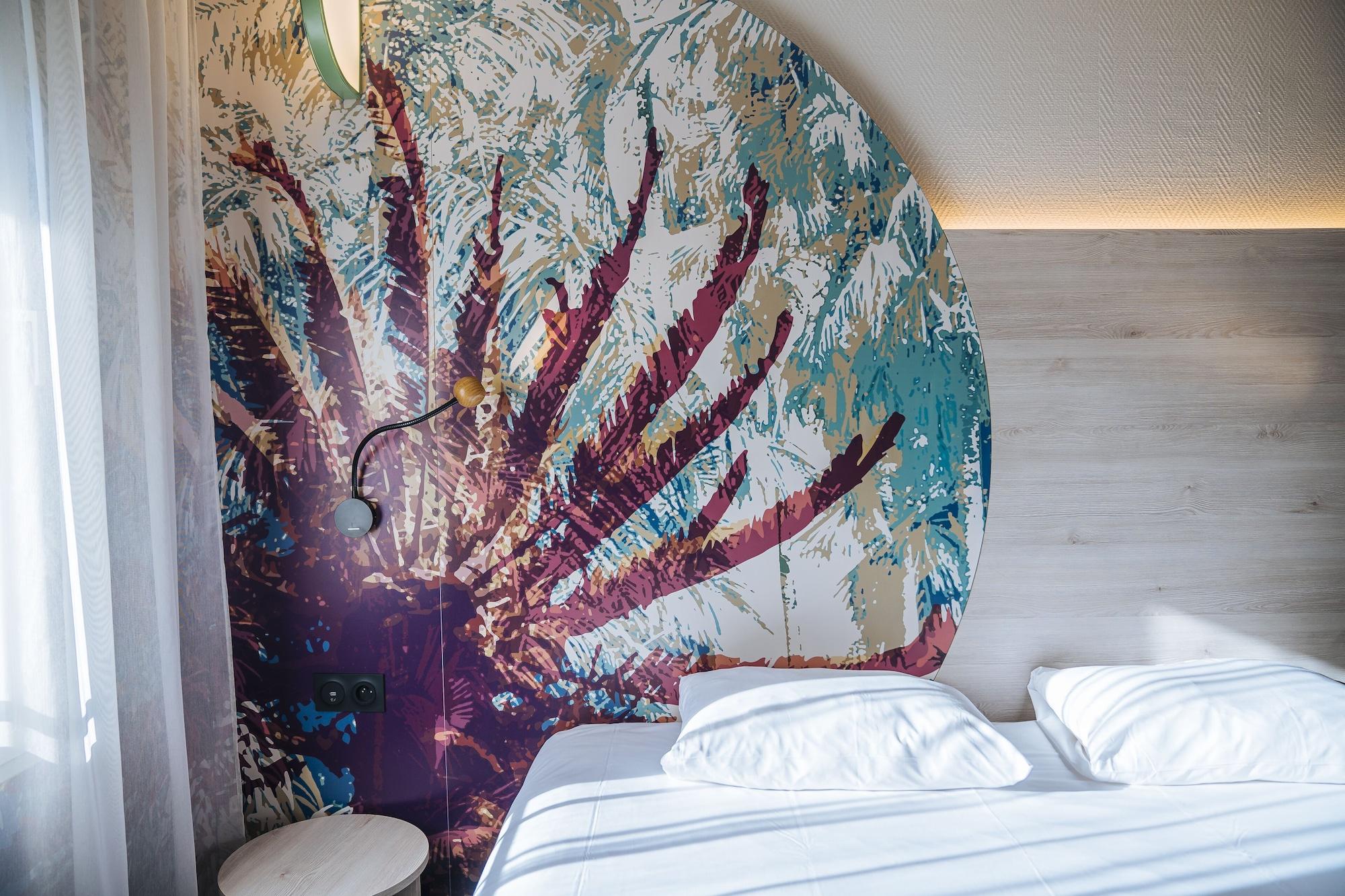 Hotel Ibis Styles Antibes Esterno foto