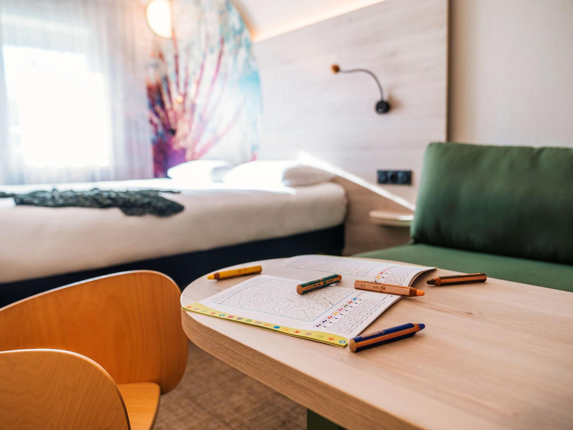 Hotel Ibis Styles Antibes Esterno foto