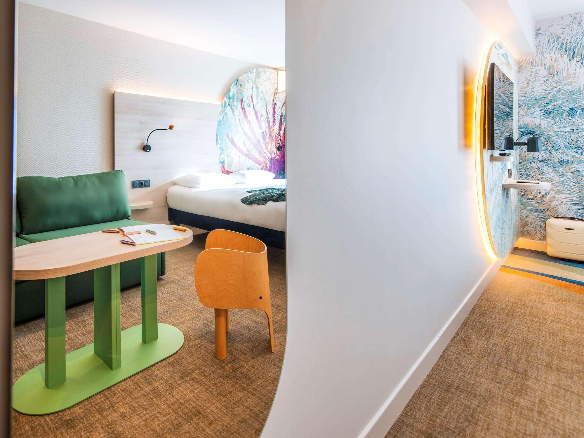 Hotel Ibis Styles Antibes Esterno foto