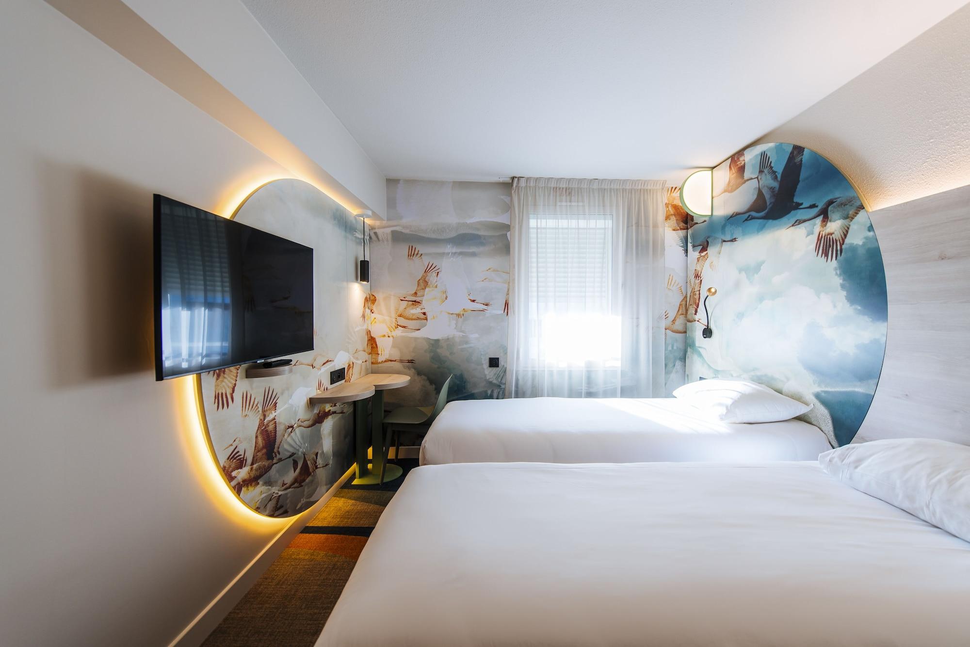 Hotel Ibis Styles Antibes Esterno foto