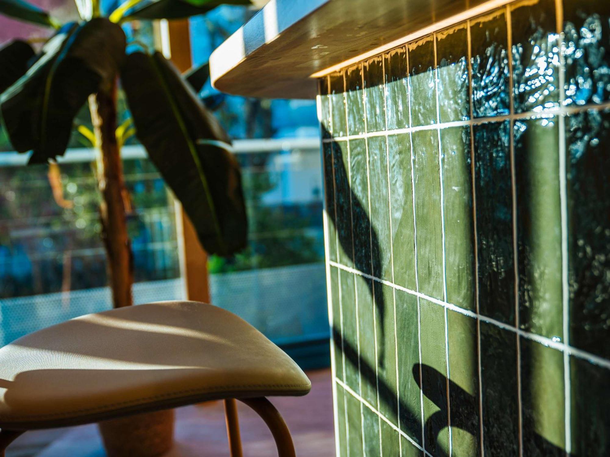 Hotel Ibis Styles Antibes Esterno foto
