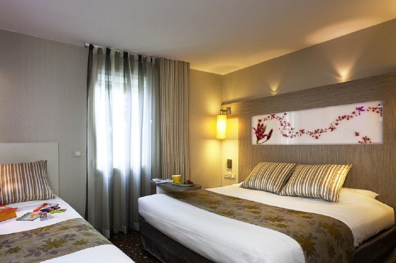 Hotel Ibis Styles Antibes Esterno foto