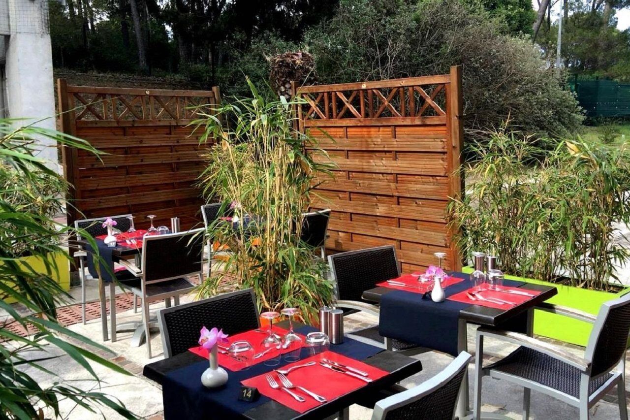 Hotel Ibis Styles Antibes Esterno foto