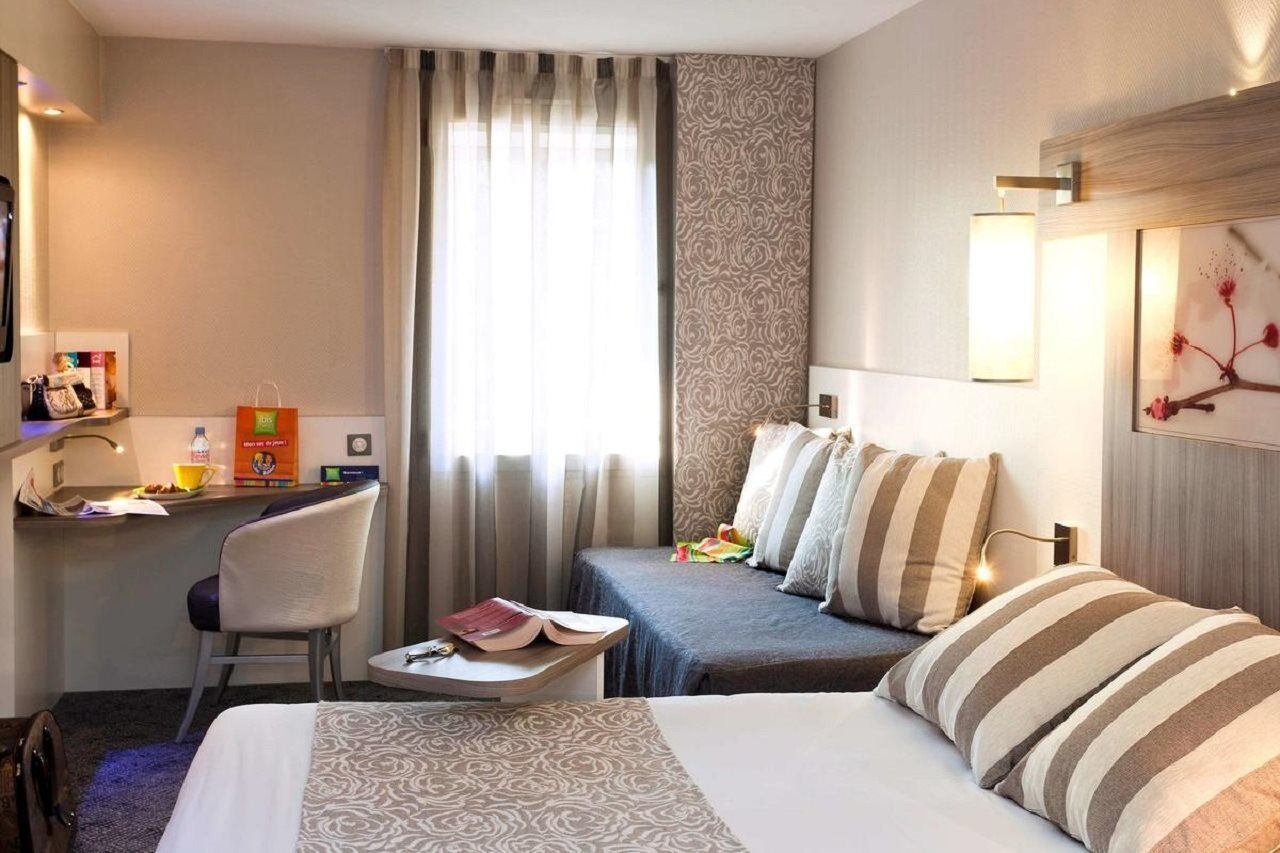 Hotel Ibis Styles Antibes Esterno foto