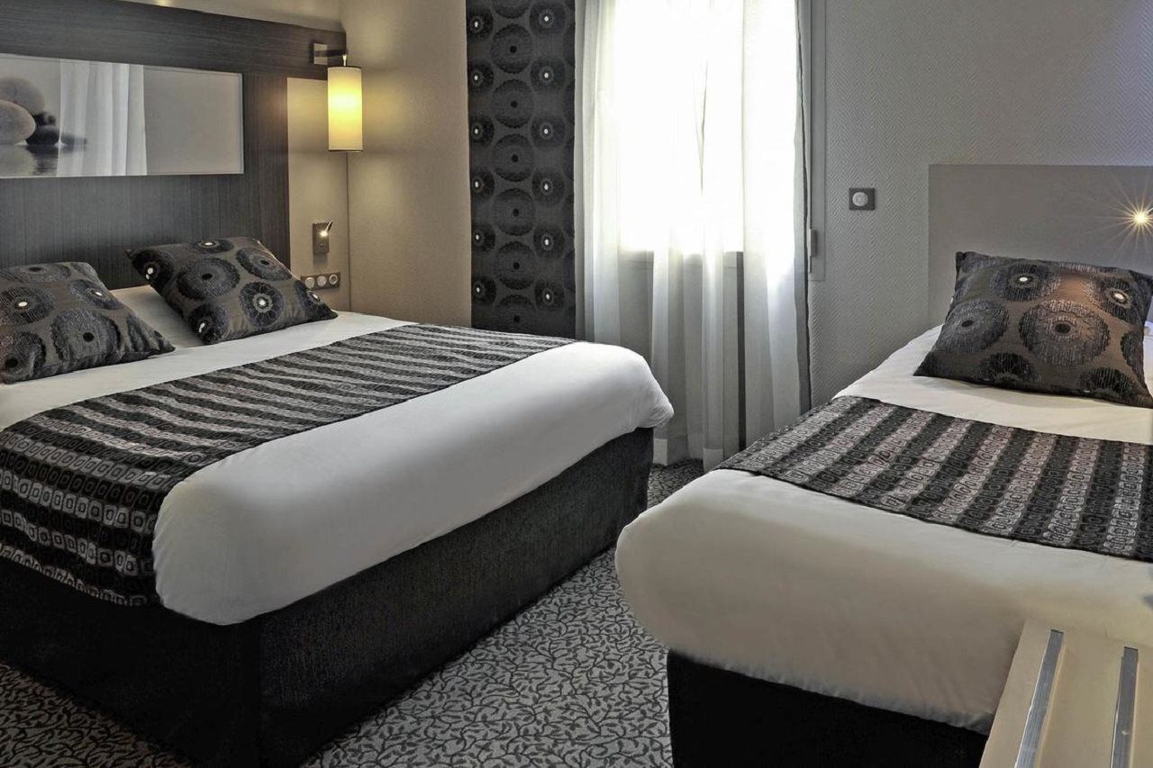 Hotel Ibis Styles Antibes Esterno foto